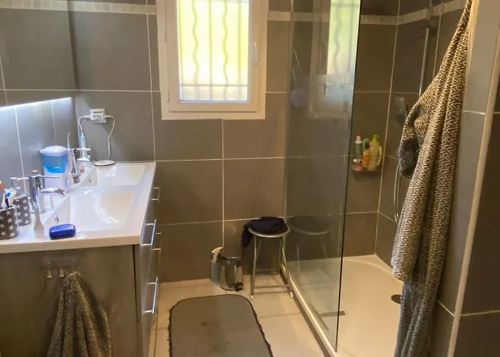 Villa De Plein Pied 3 Avec Piscine. Martigues