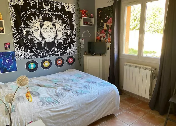 De Plein Pied 3 Avec Piscine. Martigues